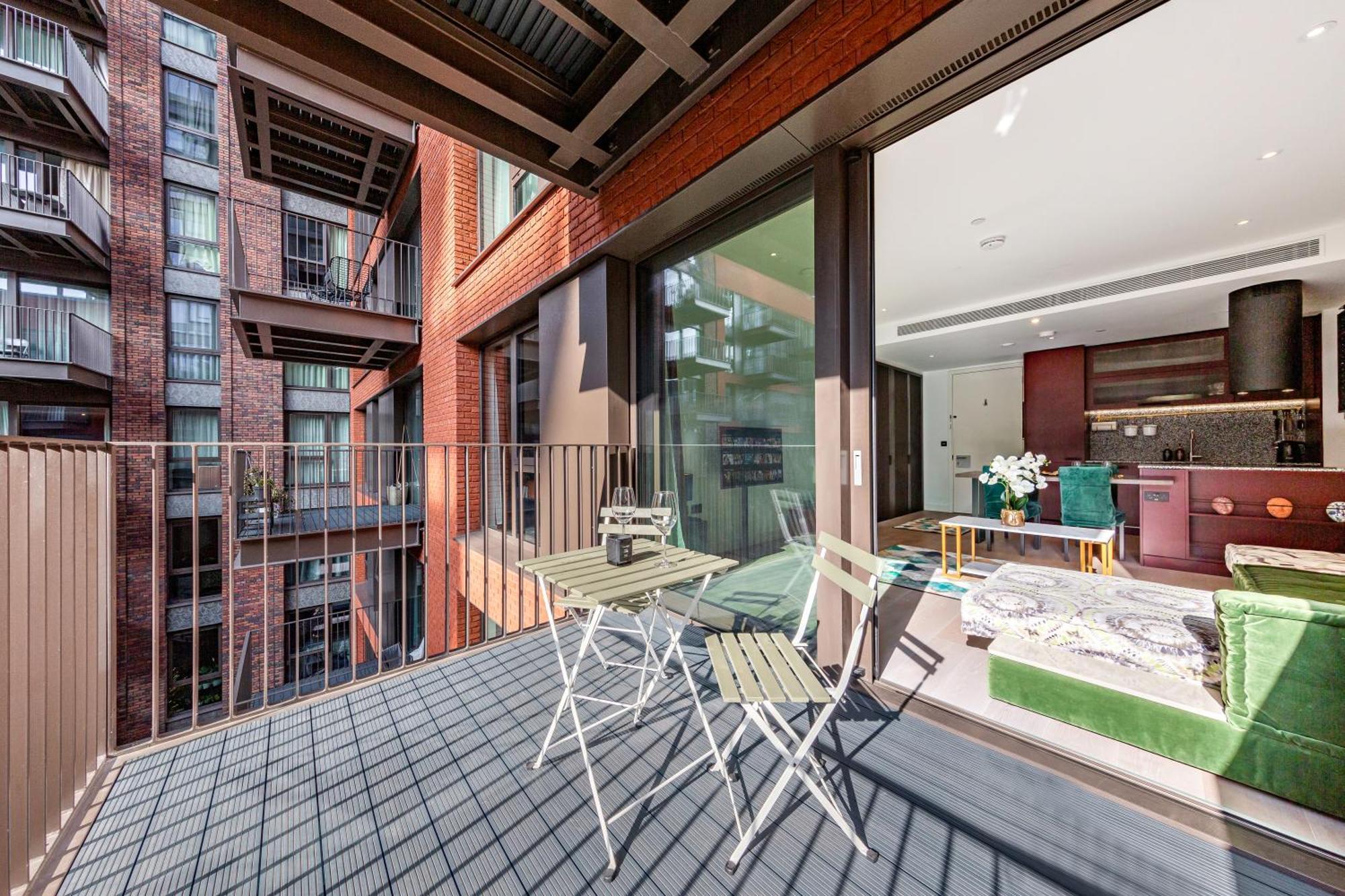Central Stay-fabulous Ultra-central Luxury Designer Two Bedroom-pool-gym-full Ac Londra