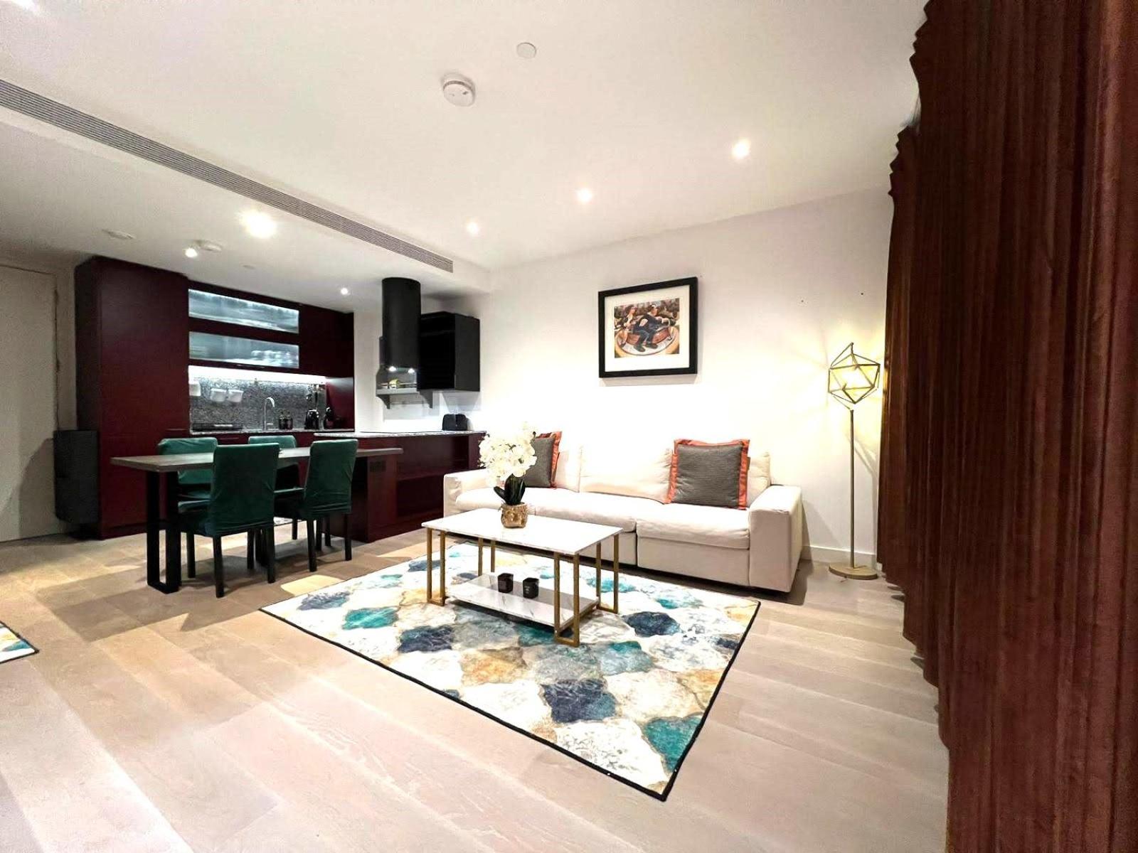 Central Stay-fabulous Ultra-central Luxury Designer Two Bedroom-pool-gym-full Ac Apartament *
