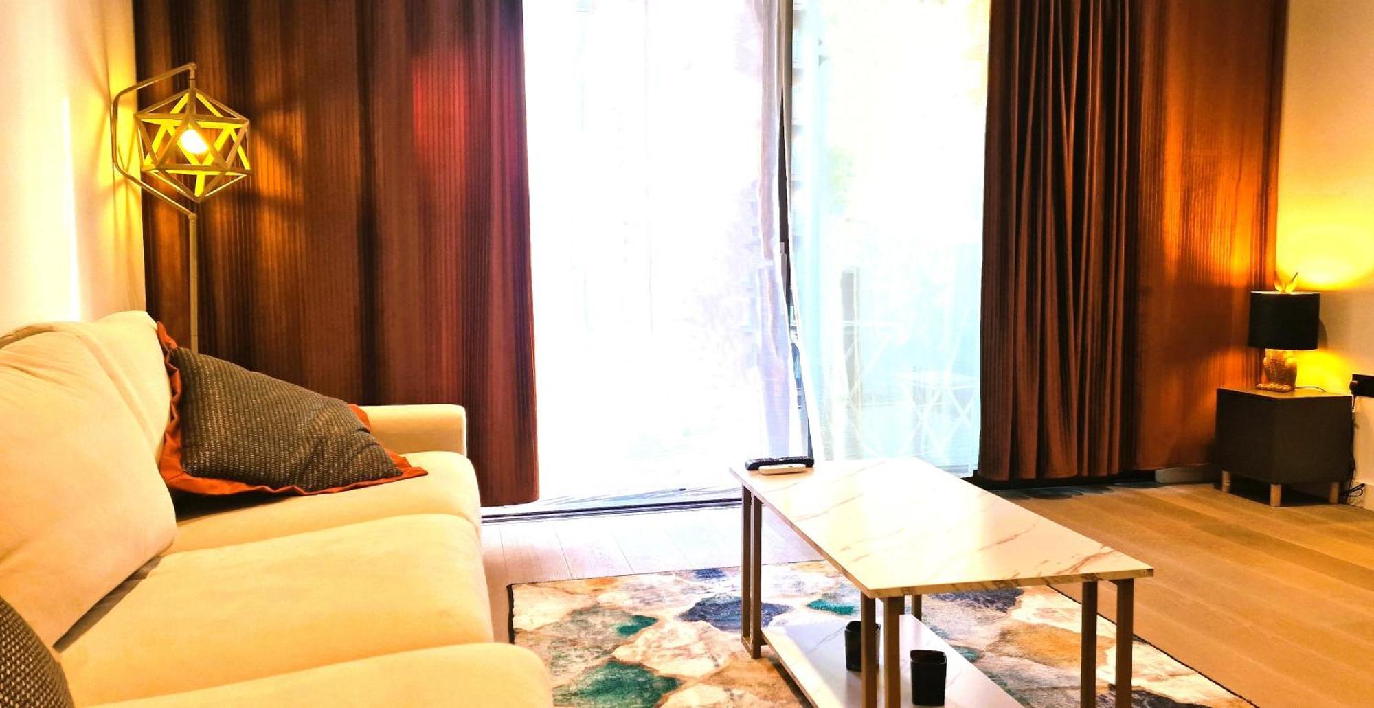 Apartament Central Stay-fabulous Ultra-central Luxury Designer Two Bedroom-pool-gym-full Ac