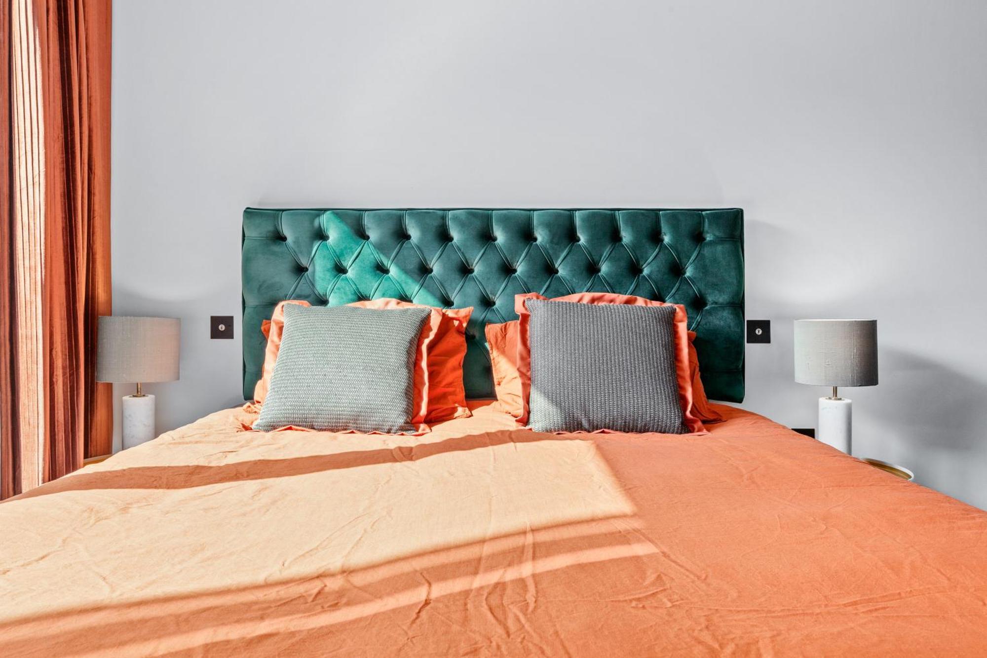 Central Stay-fabulous Ultra-central Luxury Designer Two Bedroom-pool-gym-full Ac Apartament