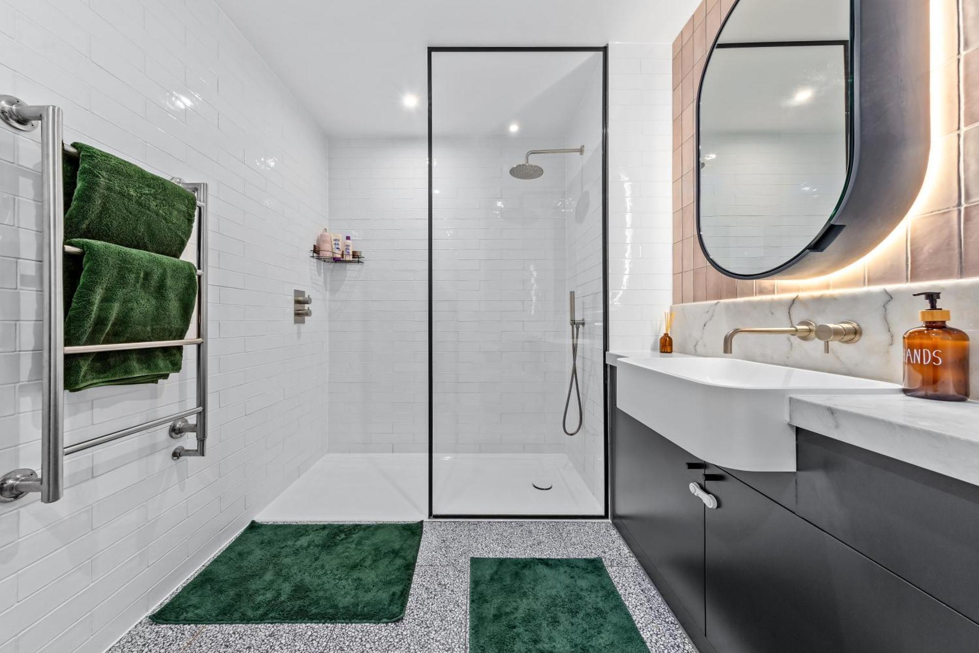 Central Stay-fabulous Ultra-central Luxury Designer Two Bedroom-pool-gym-full Ac Londra